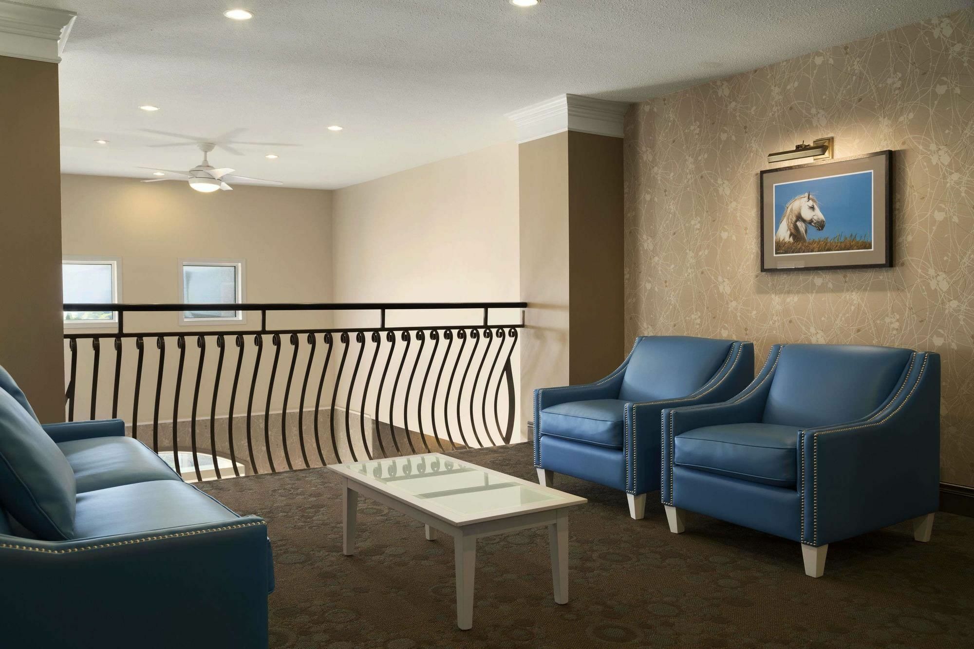 Days Inn & Suites By Wyndham Брандон Экстерьер фото